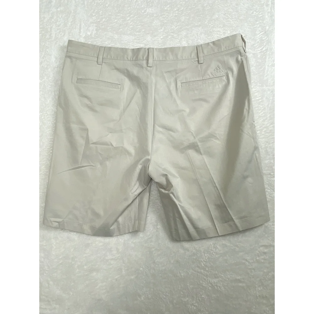 Adidas Golf Shorts Flat Front Lightweight Performance Beige‎ Size 42